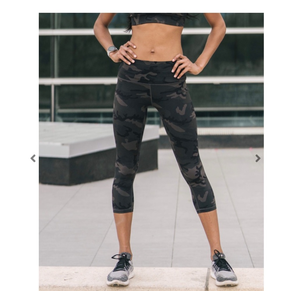 Zyia Forest Camo Luxe Hi-rise Capri (6-8)